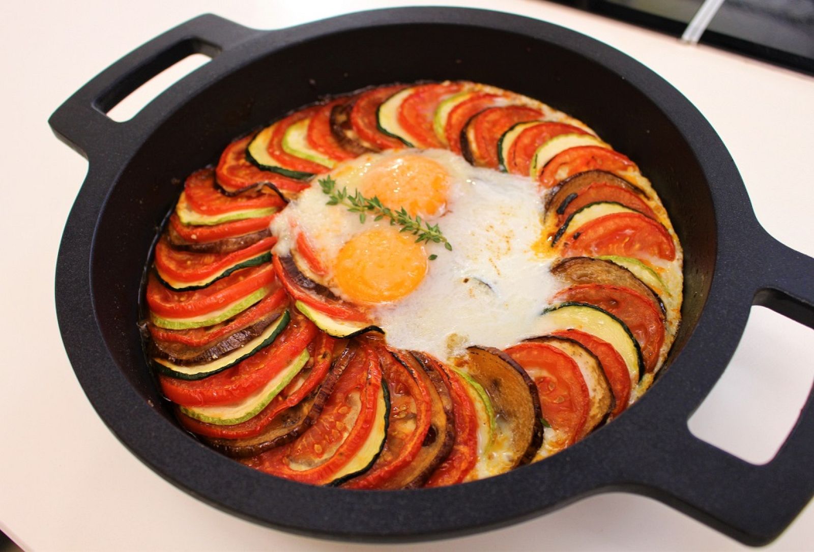 Pisto manchego con huevo | Ver