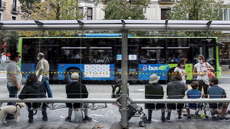 Euskadi cierra toda la hostelería y adelanta a las 22 horas el toque de queda