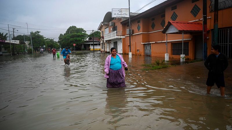 Guatemala estima que la depresión tropical Eta podría haber causado medio centenar de muertos
