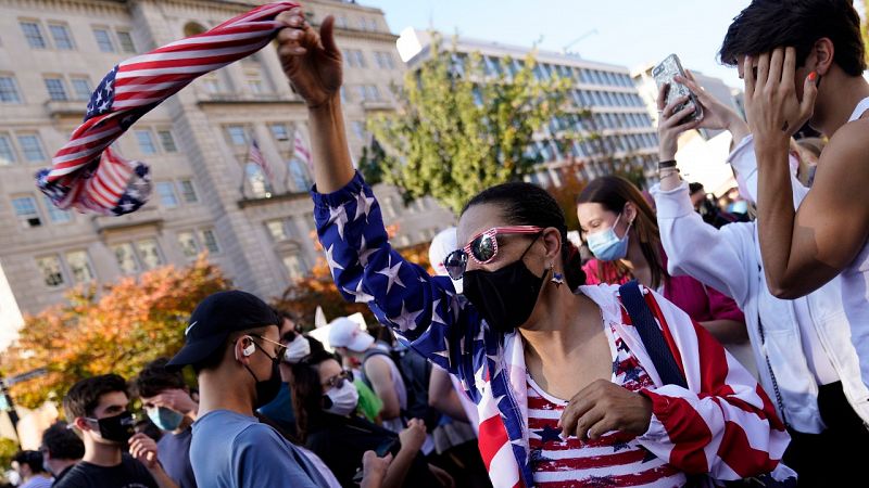 Los seguidores de Biden celebran la victoria demócrata en las calles de Estados Unidos