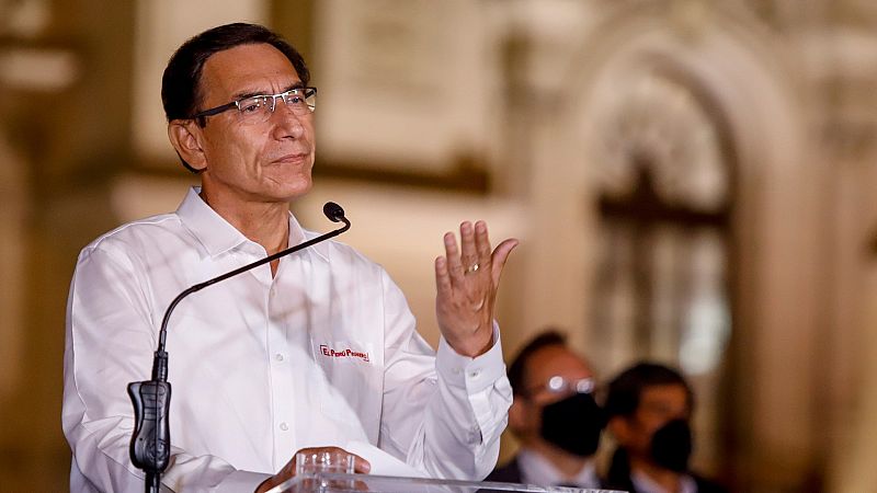 El Congreso peruano destituye al presidente Martín Vizcarra, acorralado por la corrupción