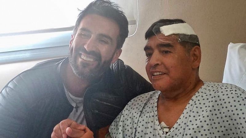 Maradona recibe el alta hospitalaria ocho días después de su operación en la cabeza