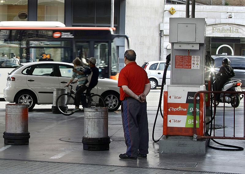 La gasolina cuesta 88 céntimos, el precio más bajo desde hace casi cuatro años