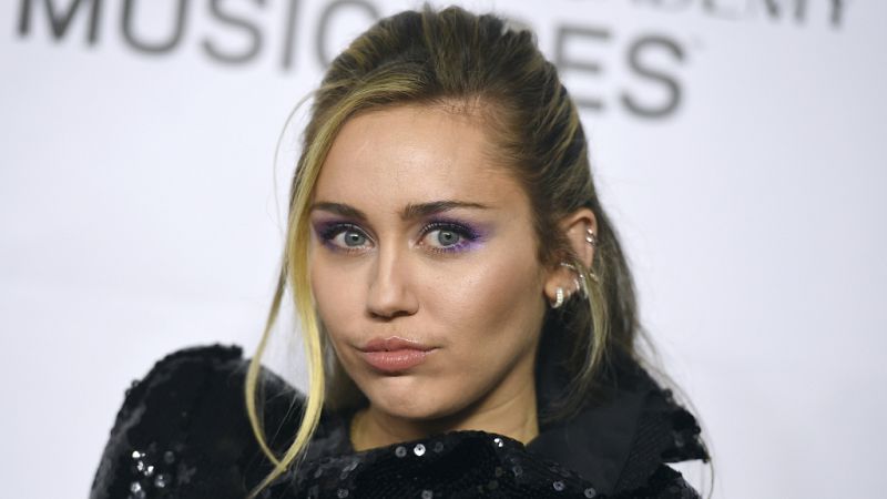 Miley Cyrus desvela el tracklist de 'Plastic Hearts': te contamos todo lo que sabemos sobre su nuevo álbum