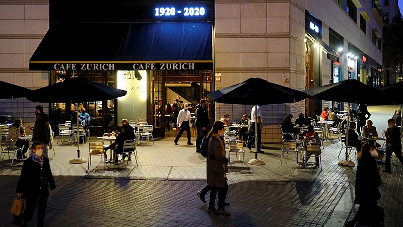 La incidencia del coronavirus en España baja por primera vez de 400 tras un mes en estado de alarma