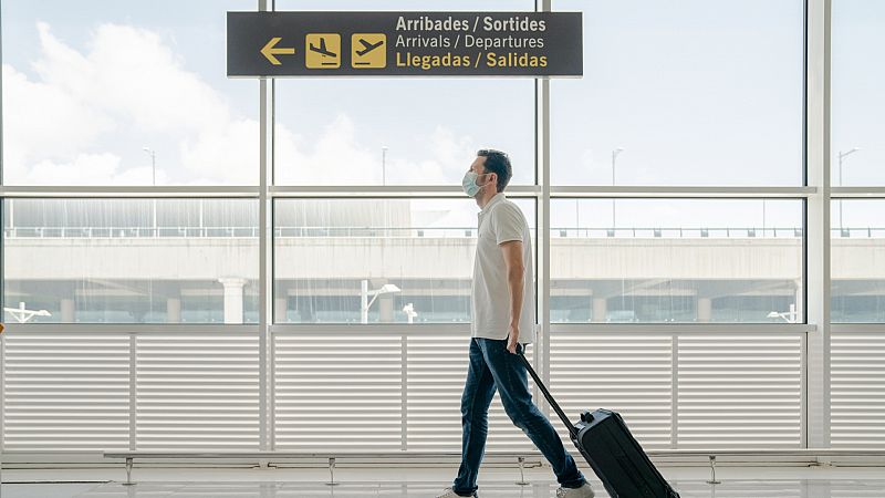 La dificultad de los emigrantes españoles para volver a casa por Navidad