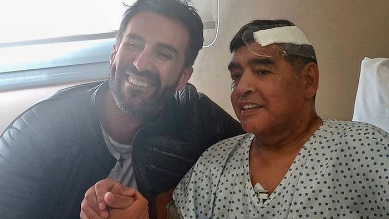 El médico de Maradona se defiende tras ser investigado por su muerte: "Hice lo imposible para extenderle la vida"