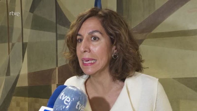 Lozano: "La profesionalización del fútbol femenino será la próxima temporada"