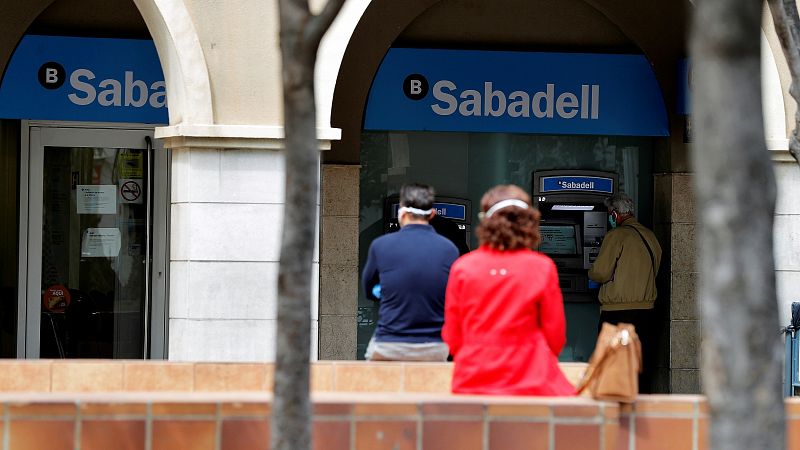 Sabadell ratifica con los sindicatos su plan de ajuste con el que recortará 1.800 empleos