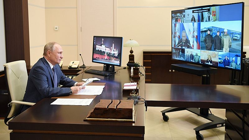 Putin ordena iniciar la campaña de vacunación masiva contra la COVID-19 la próxima semana