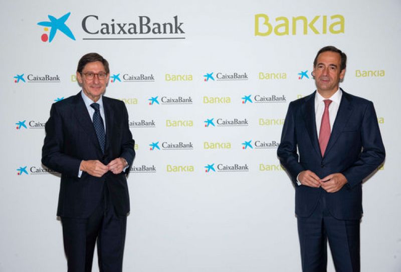 Els accionistes de Caixabank aproven la fusió amb Bankia