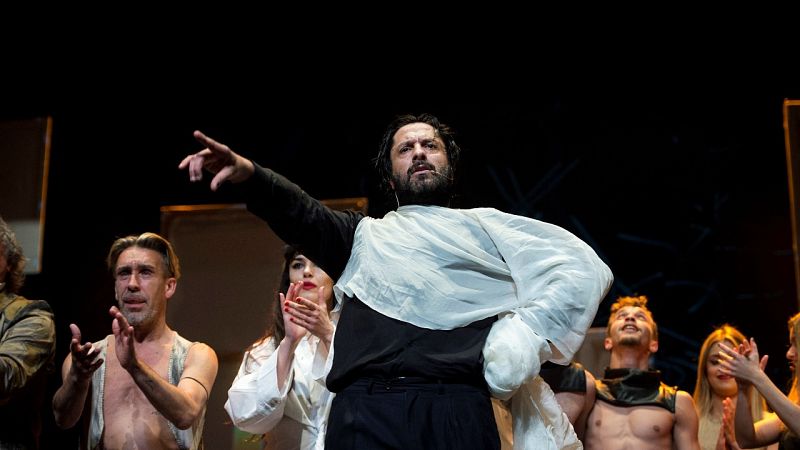 Aplausos y público en pie para Rafael Amargo en un estreno  de 'Yerma' con reivindicación: "Soy honrado y serio"
