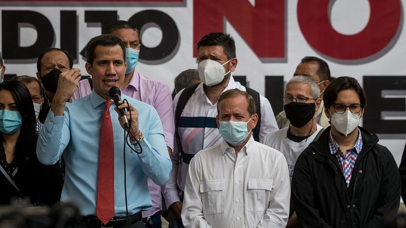 La oposición venezolana comienza su consulta en rechazo a las elecciones legislativas