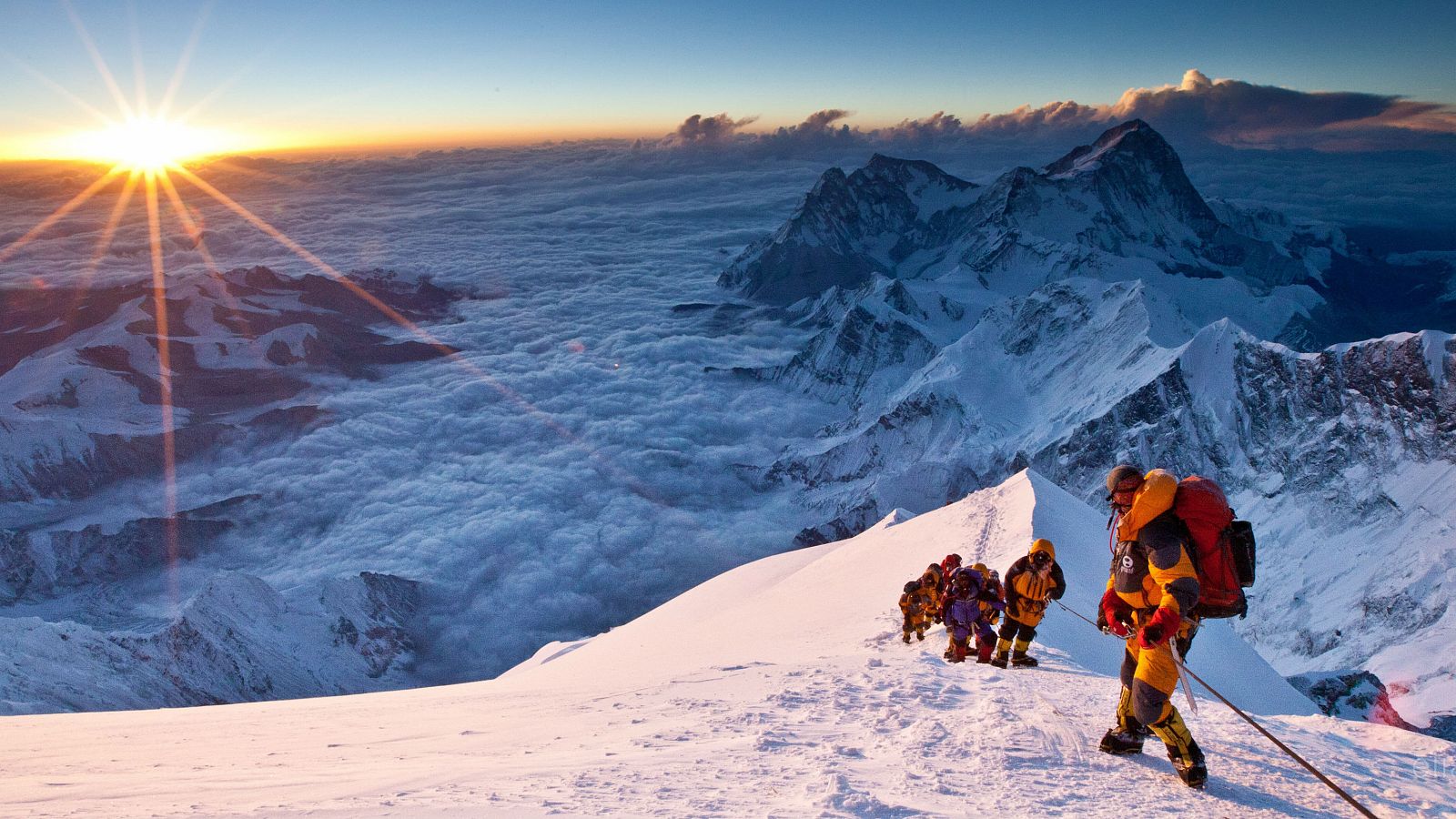 Nepal y China establecen que el Everest mide 86 centímetros más que antes