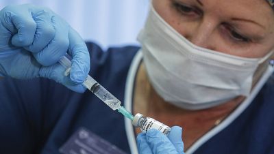 14 horas - Los rusos desconfían de la vacuna Sputnik V porque no ha completado la fase III del estudio - Escuchar ahora