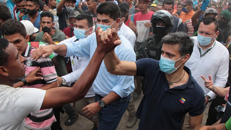 Leopoldo López visita la frontera entre Colombia y Venezuela y dice que su país tiene hambre de libertad