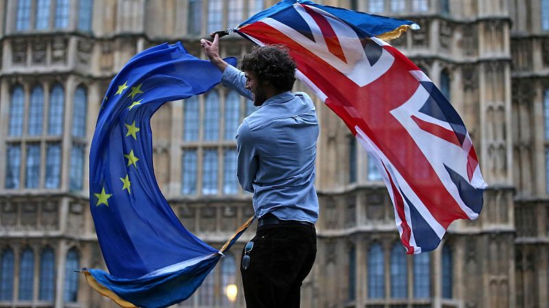 La Unión Europea y el Reino Unido prorrogan 'in extremis' las negociaciones para evitar un 'Brexit' sin acuerdo