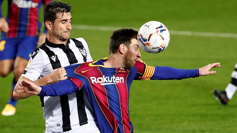 Messi da al Barça un triunfo sufrido ante el Levante