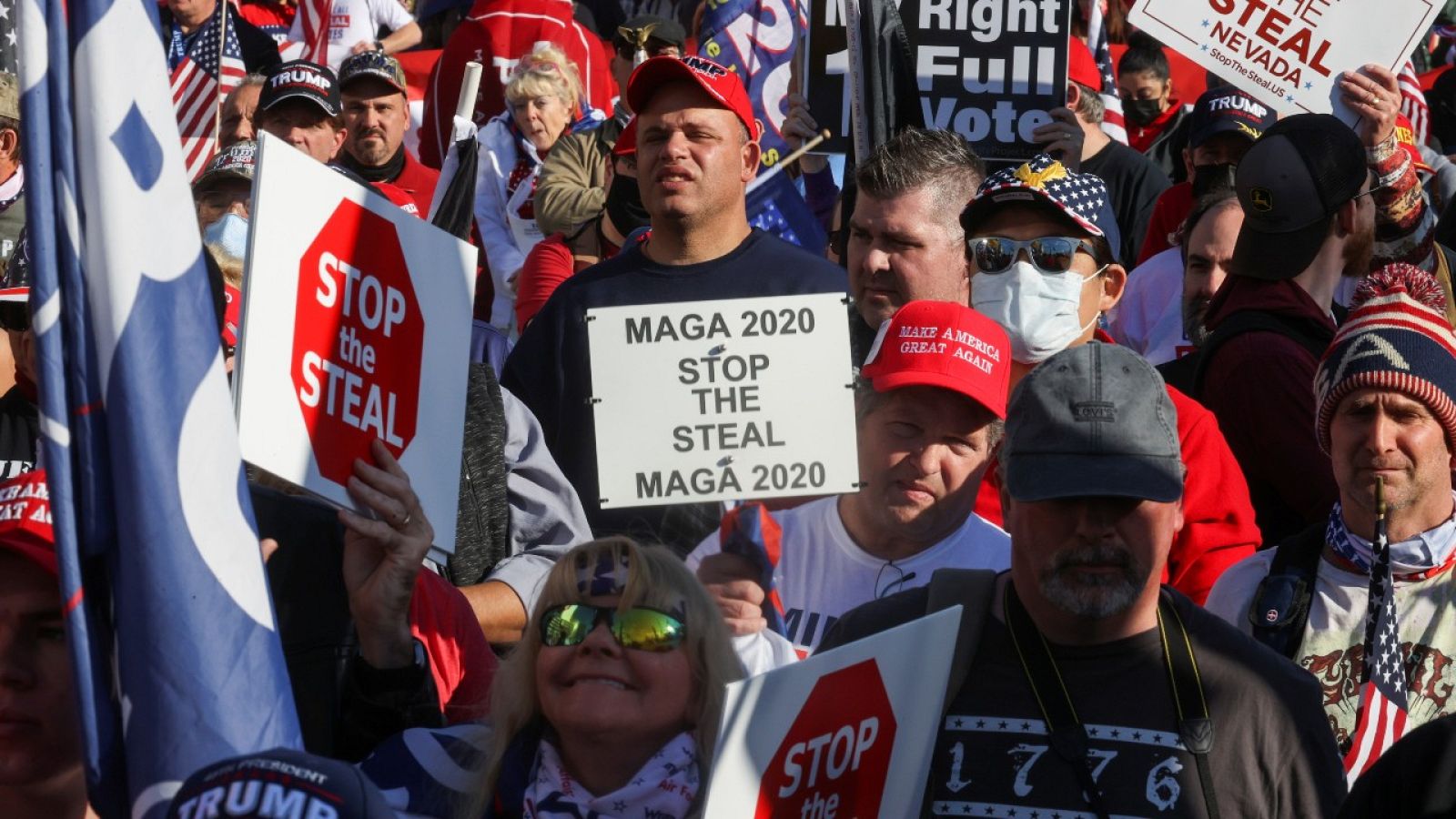 Miles de seguidores de Trump se vuelven a manifestar en Washington para denunciar "fraude masivo" y "robo electoral" | Ver