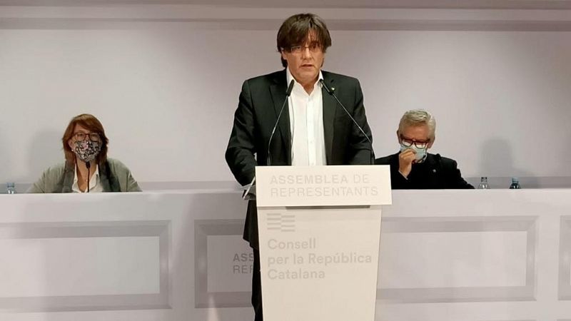 Puigdemont presenta un plan para alcanzar la independencia de Cataluña por "desbordamiento"