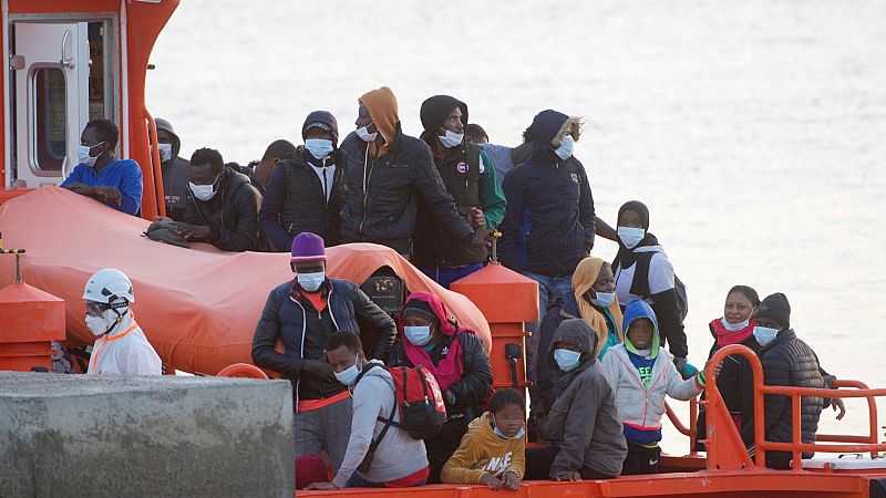 Dos nuevas pateras elevan a 346 los migrantes rescatados en Canarias