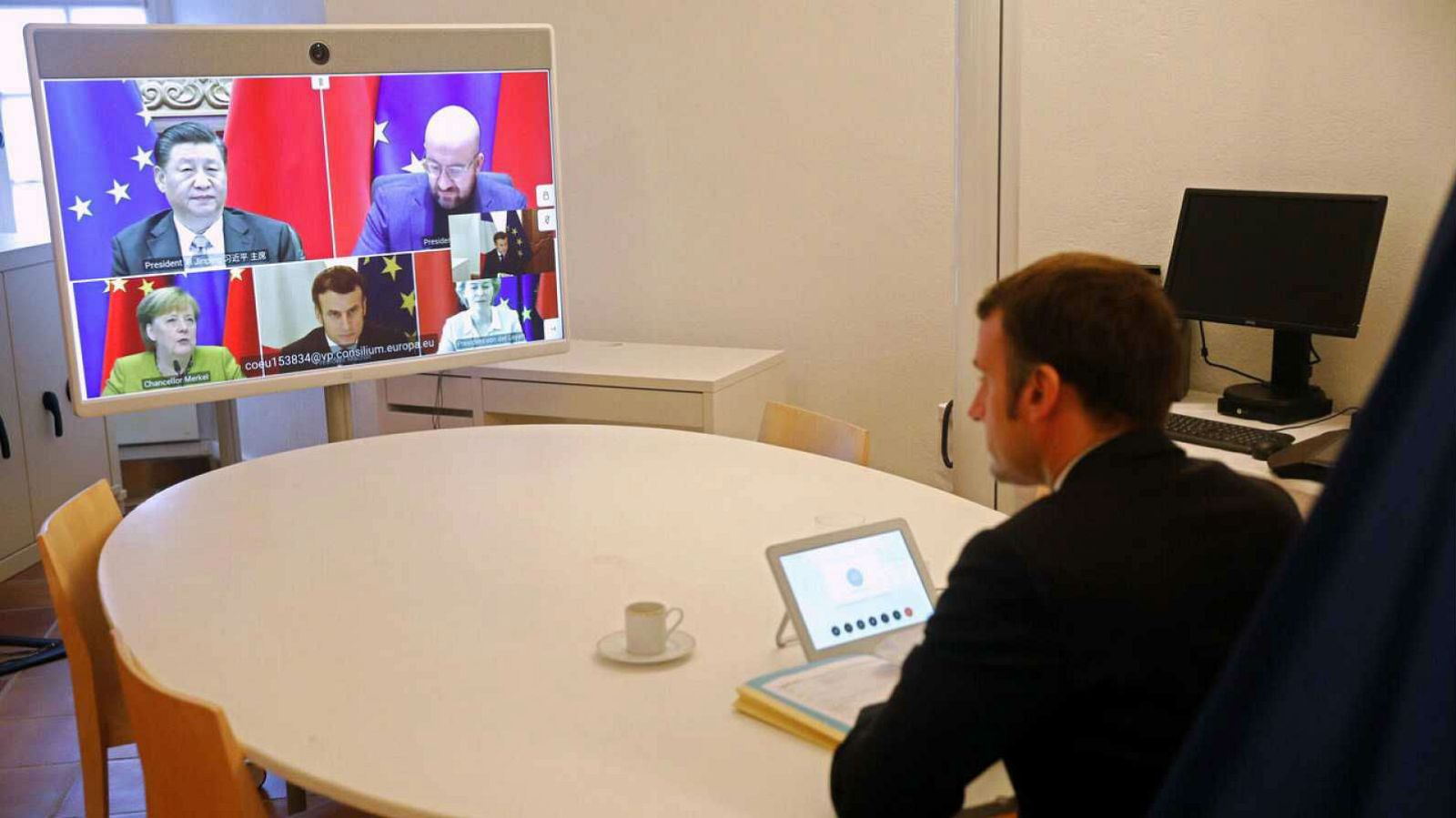 La UE y China sellan un principio de acuerdo que mejorará el acceso de las inversiones europeas en el mercado asiático