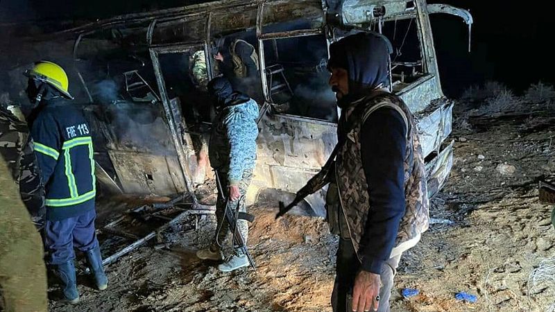 Al menos 28 muertos en un ataque terrorista contra un autobús en Siria