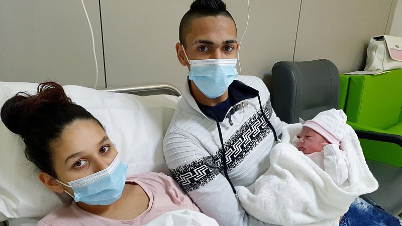 Yinara, Chiara Luna y Adam, primeros bebés del 2021 en España, llegan al mundo con las campanadas