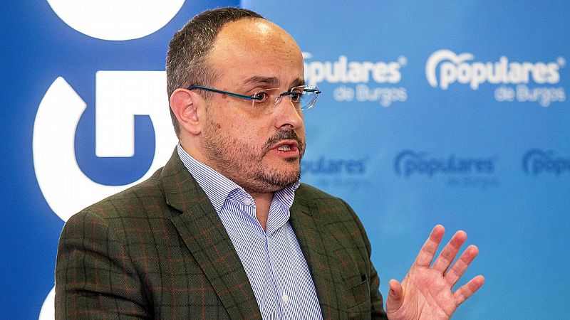 Alejandro Fernández (PP) acusa a Illa de "mentir" y asegura que el PSC pactará con ERC en Cataluña "si dan los números"