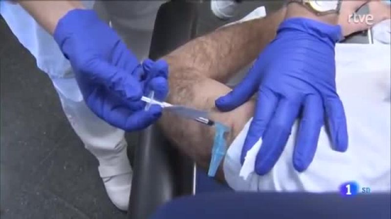 Salut incorpora el personal sanitari com a grup prioritari de vacunació