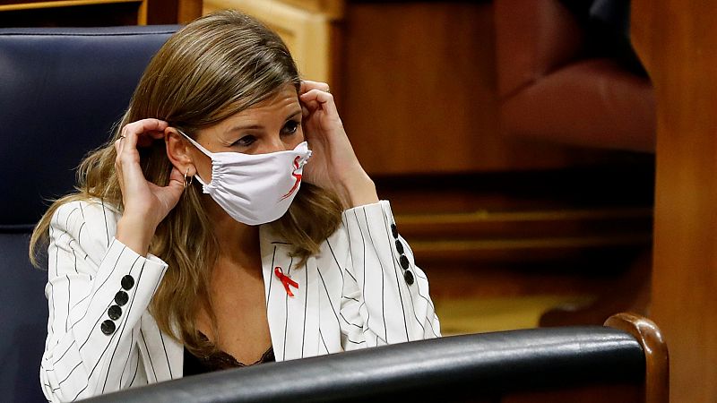 La ministra Yolanda Díaz se suma a las voces de la oposición que piden la salida de Illa de Sanidad