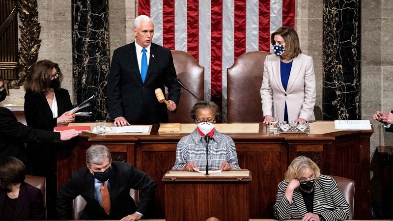 El Congreso estadounidense ratifica la victoria de Biden tras el asalto de los partidarios de Trump al Capitolio