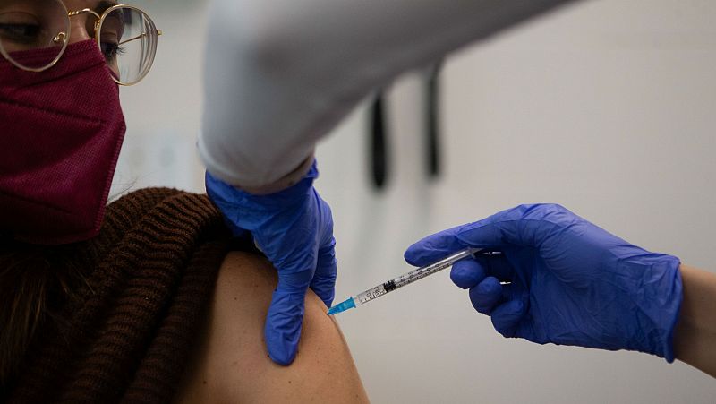 Illa avanza que las primeras dosis de la vacuna de Moderna llegarán a partir de la semana que viene