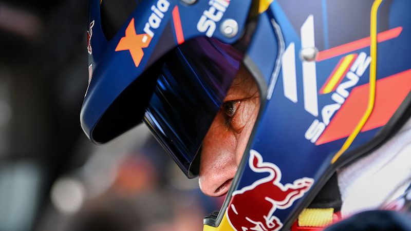 Carlos Sainz: "El rally parece m�s una gymkhana que un raid. Esto no es el Dakar"