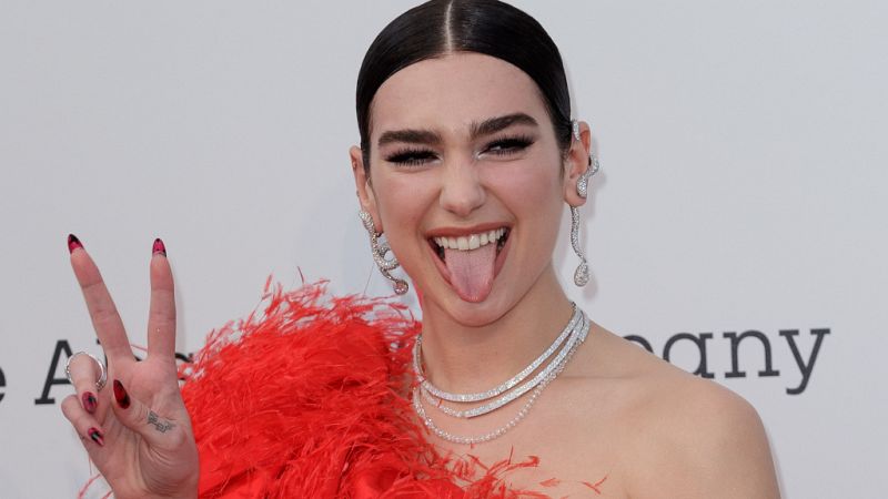 Dua Lipa, portada de la revista 'Vogue' por segunda vez: "Las redes sociales alteraban mi confianza"