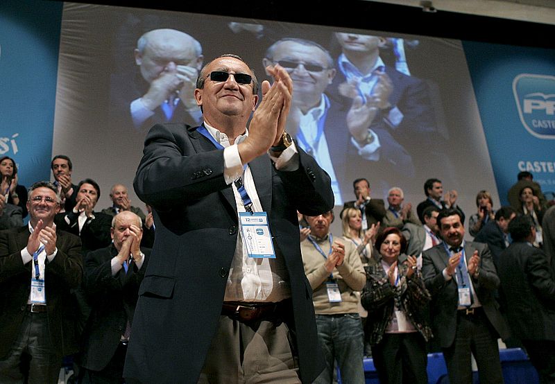 Fabra, reelegido con el 98,83% de los votos para su último mandato al frente del PP de Castellón
