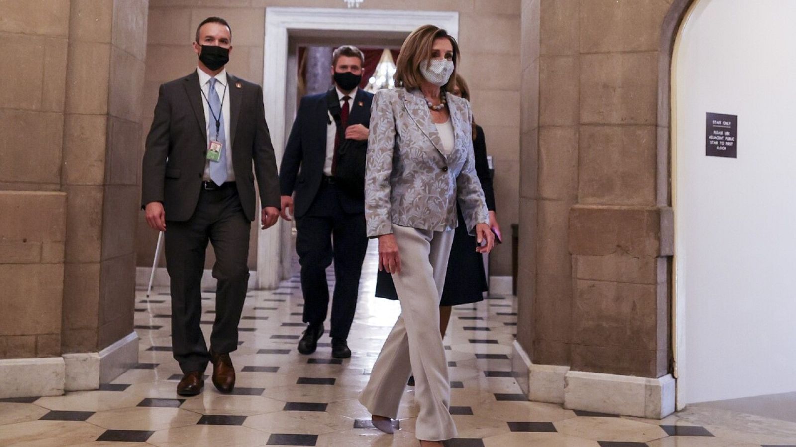 Pelosi pide al Pentgono que retire a Trump el control de las armas nucleares