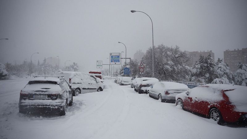 Más de 1.500 conductores rescatados tras 15 horas atrapados sin agua ni comida por el temporal de nieve