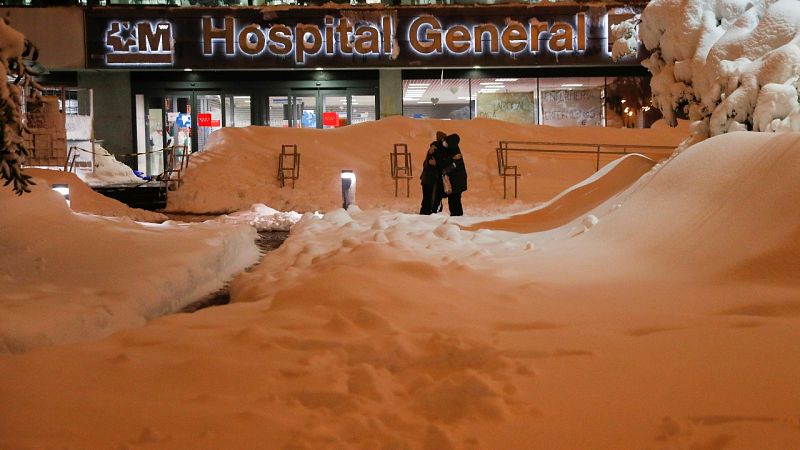 El temporal pone en riesgo las urgencias: accesos bloqueados en los hospitales y los sanitarios tienen que doblar turno