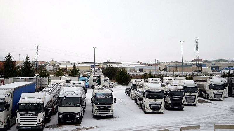 Los camiones ya pueden entrar a Madrid para garantizar el abastecimiento tras cuatro días de bloqueo