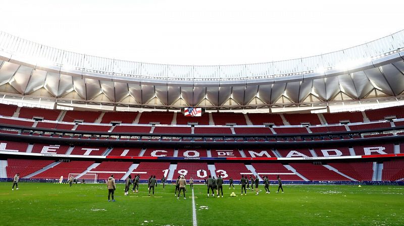 Atlético y Sevilla disputan su jornada atrasada en medio del temporal