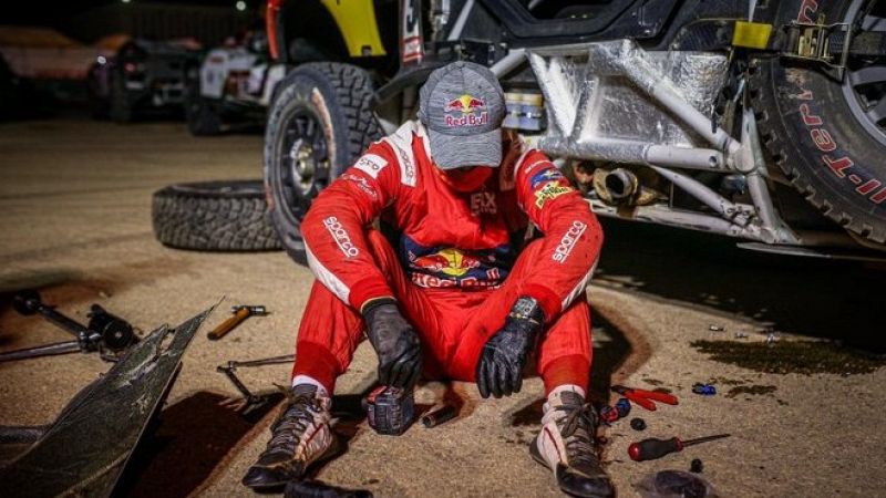 Sbastien Loeb abandona el Dakar por problemas mecnicos