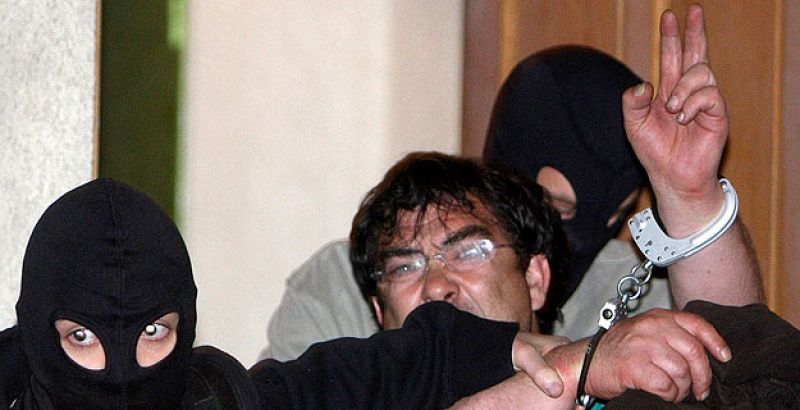 Malos tiempos para una ETA que sigue matando