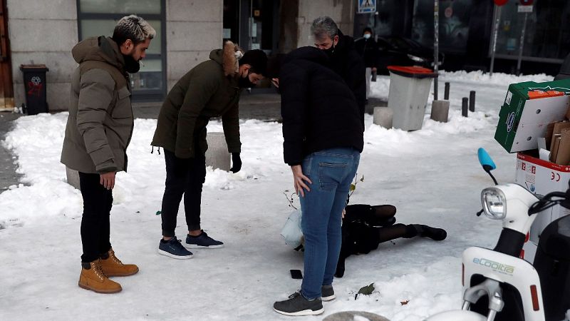 Más de 50 pacientes cada hora en la Comunidad de Madrid por caídas a causa del hielo o la nieve