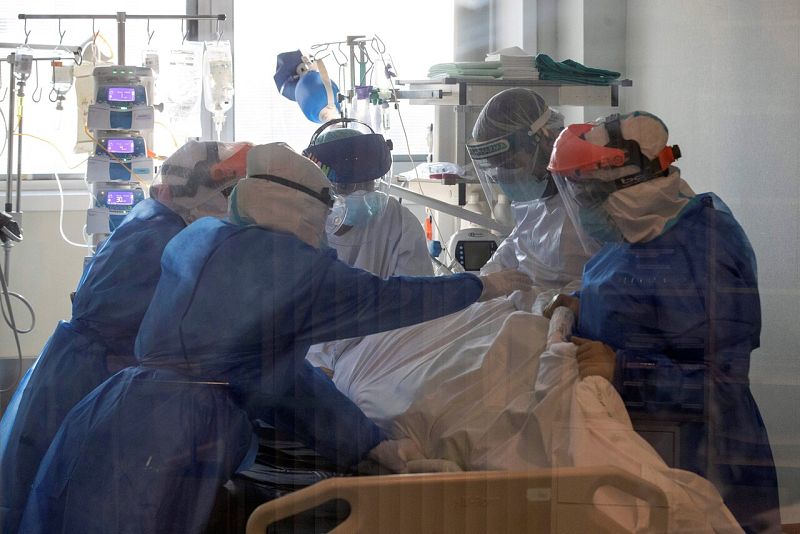 La tercera ola de coronavirus provoca que varias comunidades aplacen operaciones no urgentes