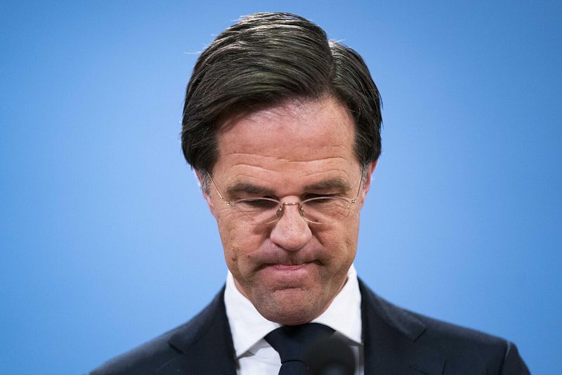 Dimite en bloque el gobierno holandés por un escándalo sobre ayudas a familias de inmigrantes