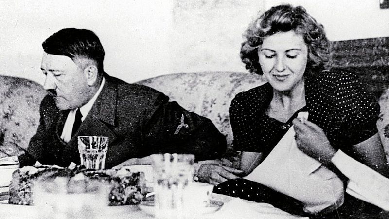 Las subastas más absurdas: ¿Cuánto pagarías por una chocolatina o por las bragas de Eva Braun?