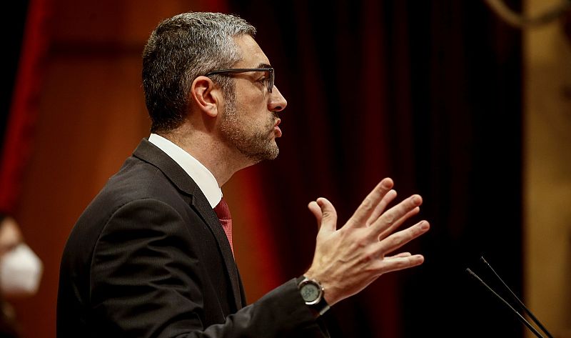 La Justicia inhabilita al conseller de Exteriores catalán por facilitar el 1-O