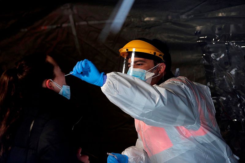 Las farmacias y clínicas dentales de Madrid harán test de antígenos a partir del 1 febrero