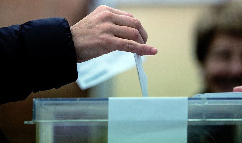 Máxima incertidumbre en Cataluña con las elecciones del 14F en el aire y a expensas de la Justicia
